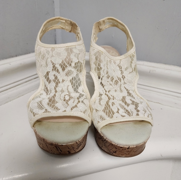 Women's Lace Wedges - Picture 3 of 7